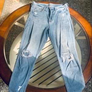 American Eagle Light Wash Mom Jeans